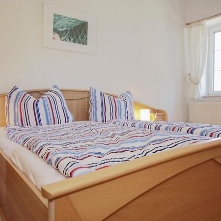 Ferienwohnungen Beim Fischer Und Sin Fru Klein Zicker Exterior photo